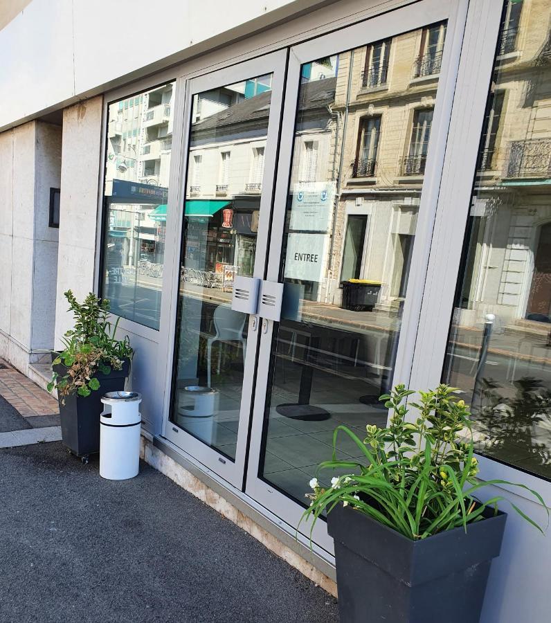 Brit Hotel Confort Nevers Centre Gare 外观 照片